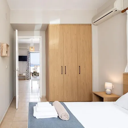 Plaka Modern Apartment *